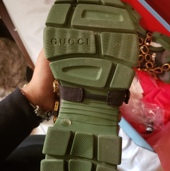 Sneakers - Picture 3 of 4